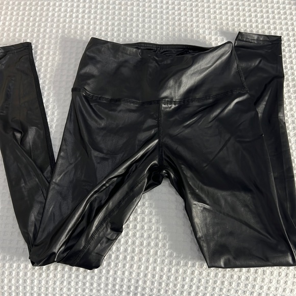 Leather like leggings - Picture 1 of 2